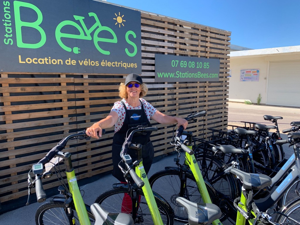 00hsp8-nadine-franchisee-stations-bees-ouistreham.jpg