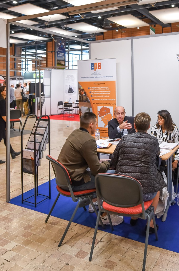 aqc1c1-franchise-stand2.jpg