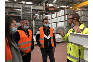 VISITE DE L'USINE GROSFILLEX FENETRES POUR LES FUTURS CONCESSIONNAIRES
